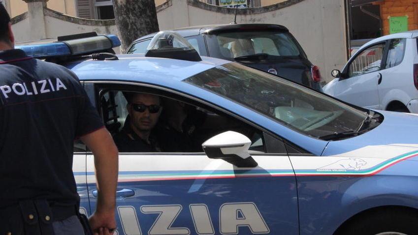 Rapina al gioielliere: al vaglio le immagini delle telecamere