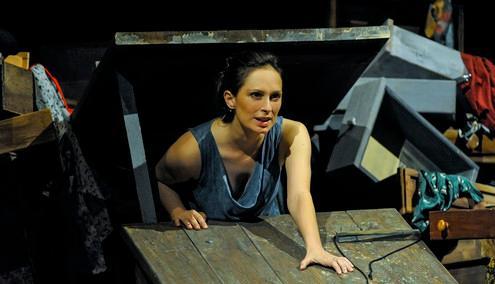  “L’ultimo giorno di sole” al Verdi con Chiara Buratti
