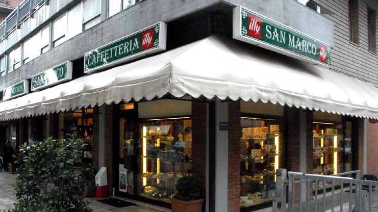 Tenta la spaccata alla San Marco