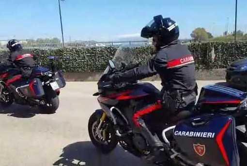 Hascisc, cocaina e soldi in casa: ai domiciliari un 27enne