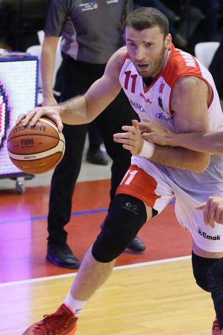Nell’arena di Varese la Grissin Bon si gioca il tutto per tutto 
