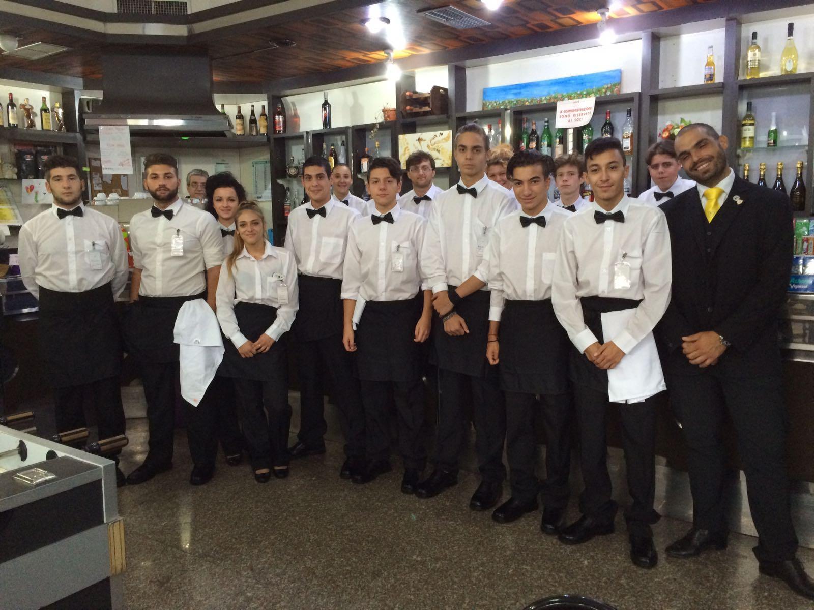 I giovani che hanno partecipato al corso per operatori della ristorazione