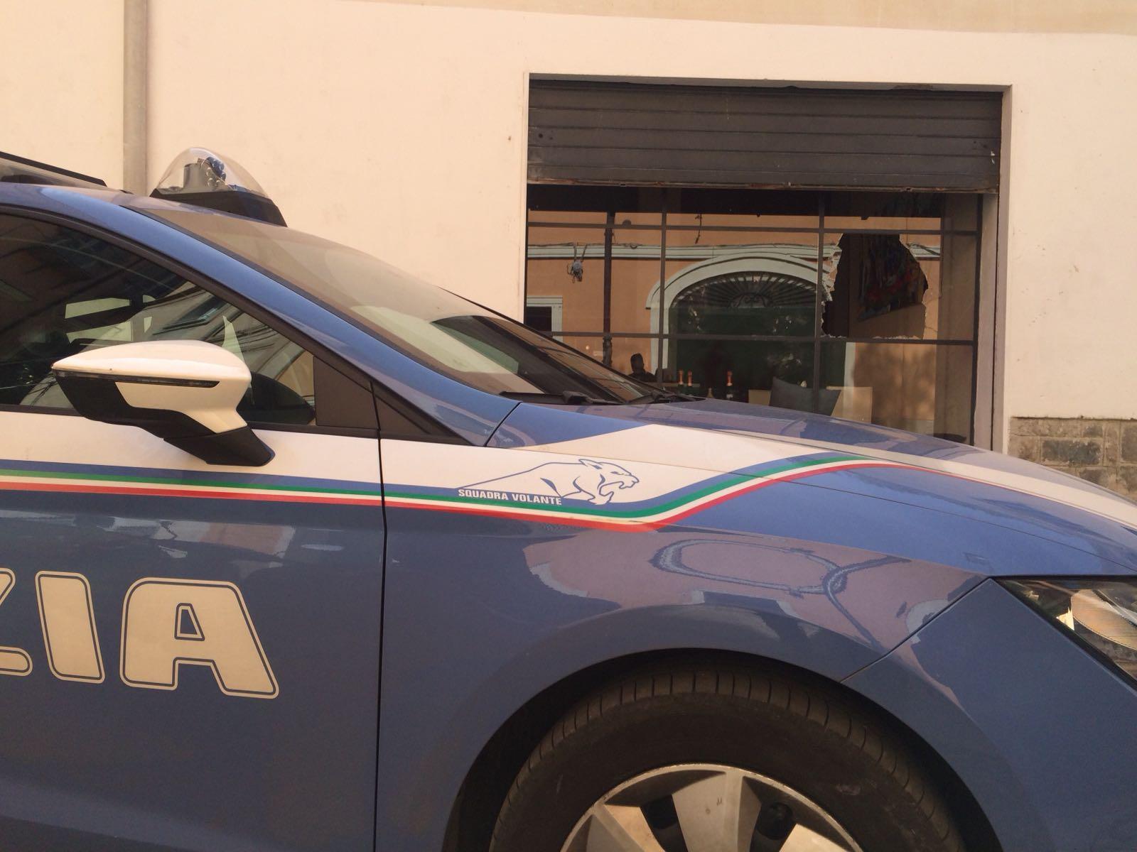 Sassari, filma e minaccia la polizia: "Daspo" del questore