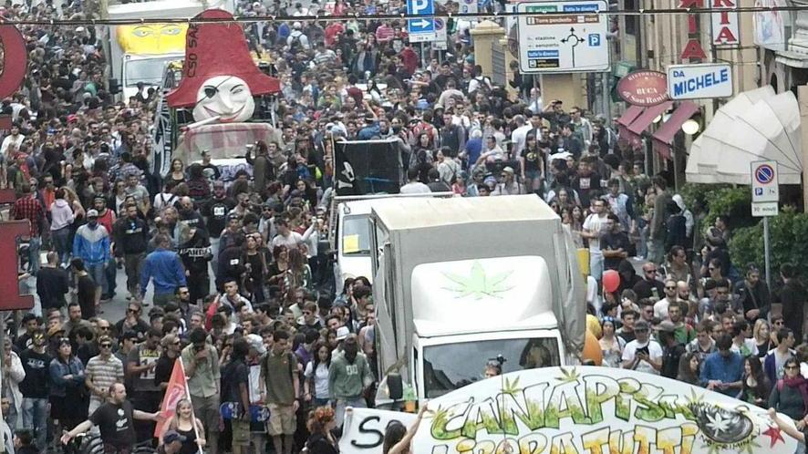 «Mai più Canapisa per le strade della città»