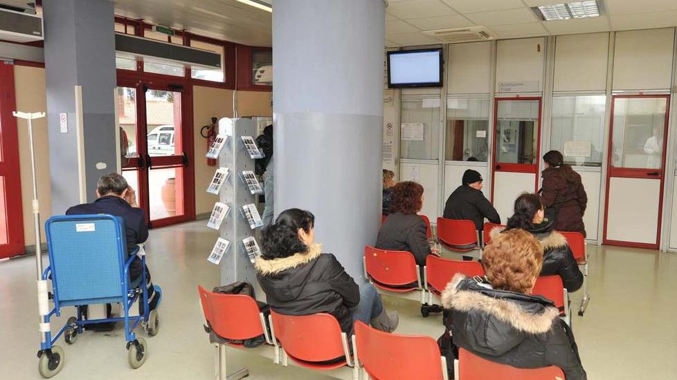 Dieci ore di attesa, odissea al pronto soccorso
