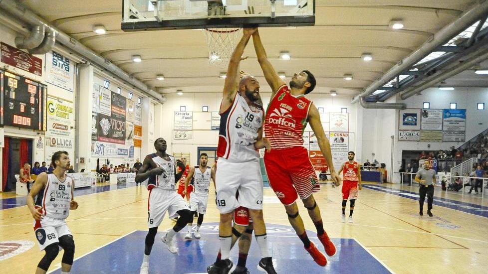 Stop alla capolista Playoff più vicini