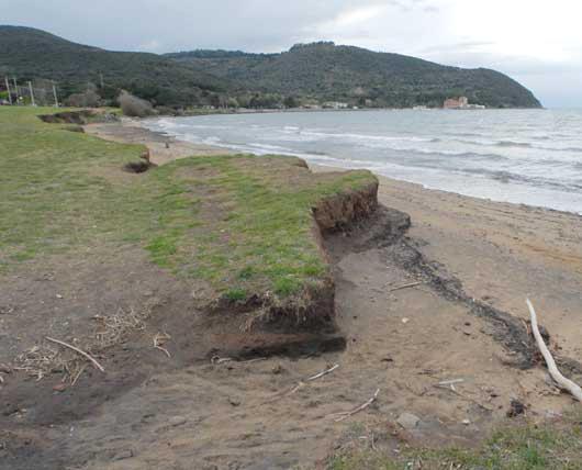 Spiagge, è allarme erosione in Costa est e a Baratti 