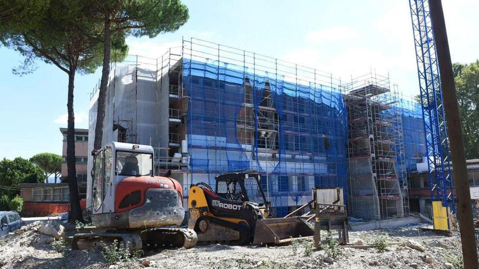 I prof: «Terminate i lavori all’Itc Carrara»
