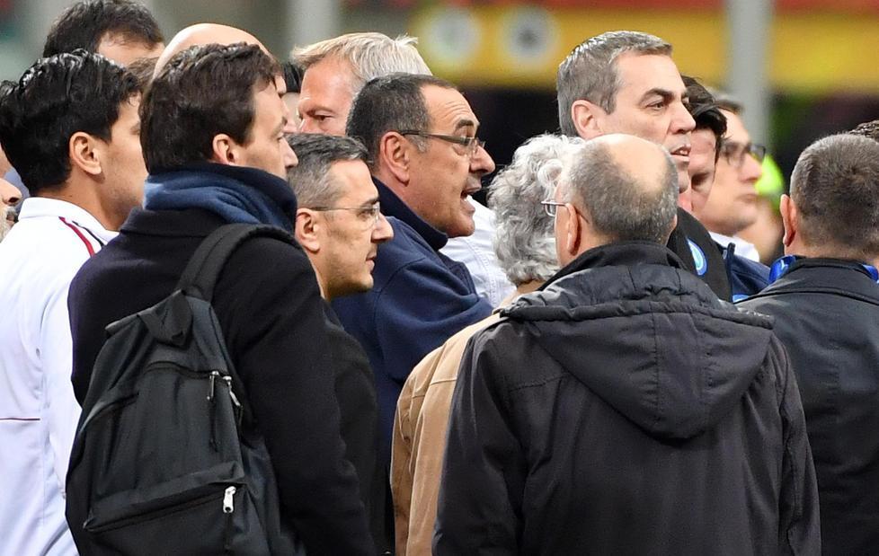 Parapiglia finale tra Biglia e Insigne 
