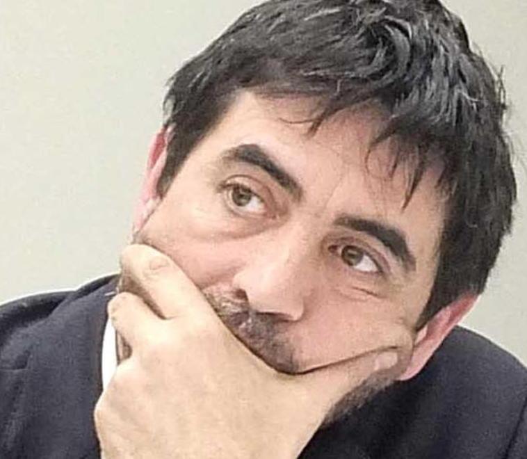 «Bracciale agli spazzini, ora un passo indietro» L’altolà di Fratoianni 