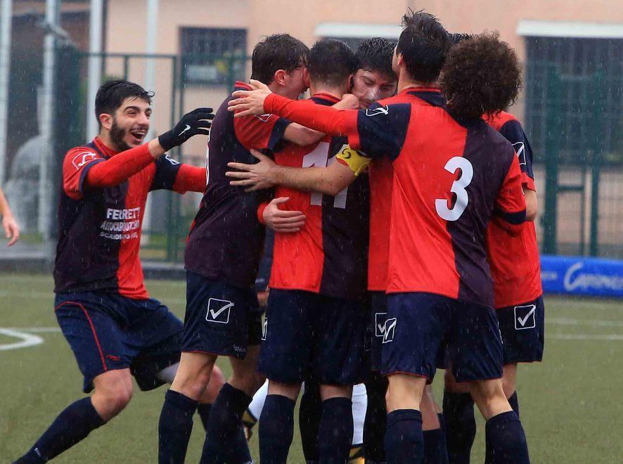 Il Castelnuovo si butta via con l’uomo in più 