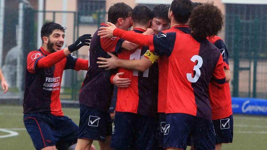 Il Castelnuovo si butta via con l’uomo in più