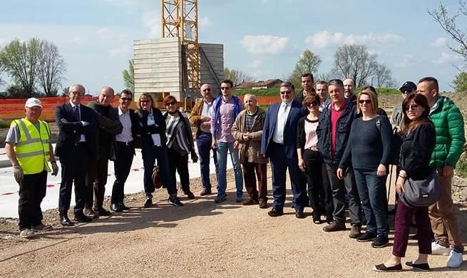 Olmone, il palazzo si fa in quattro 