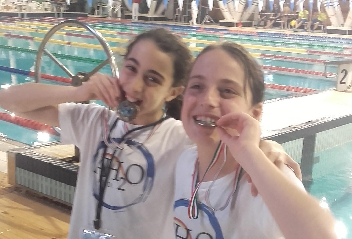 Oro e argento per le giovani nuotatrici