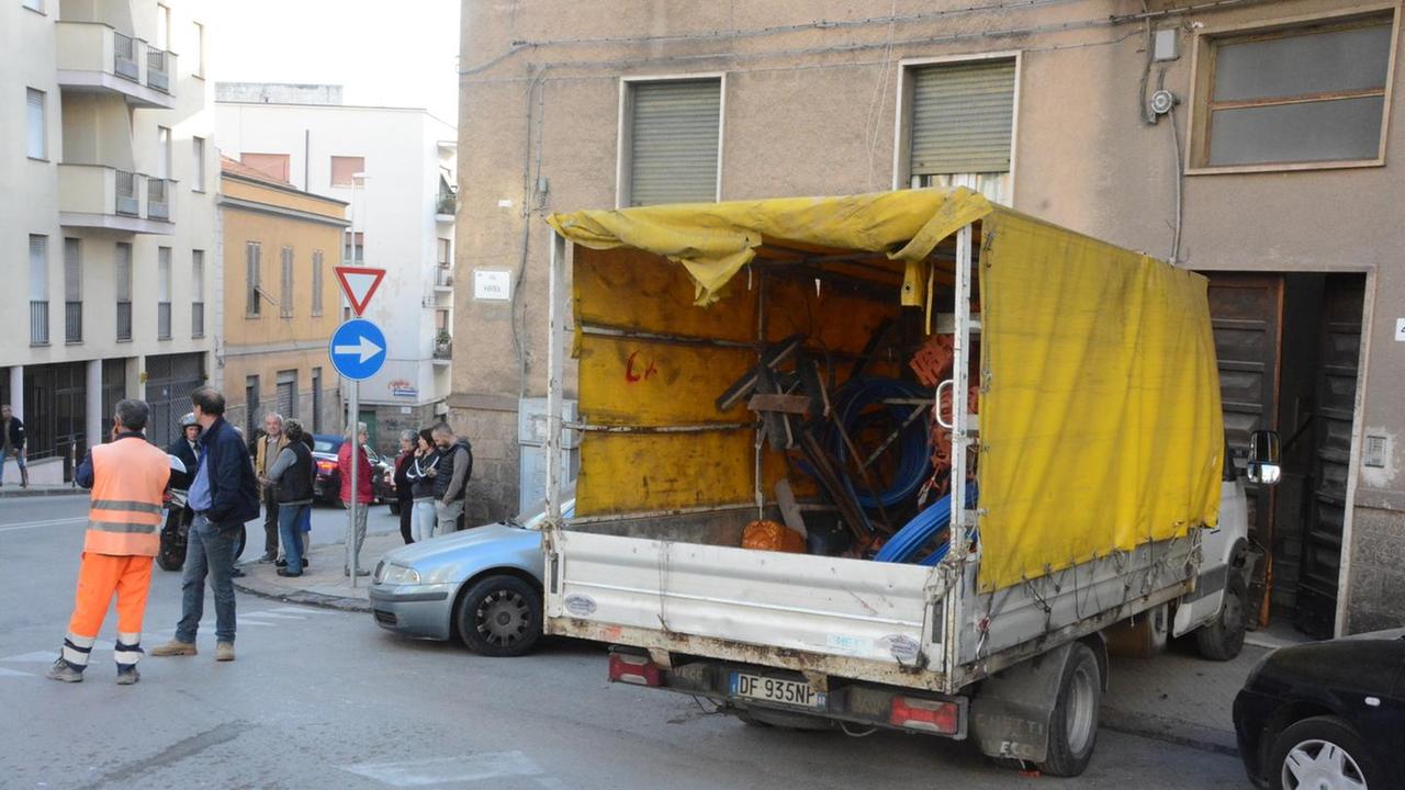 Camion contro un palazzo a Sassari, svolta nelle indagini: due arresti