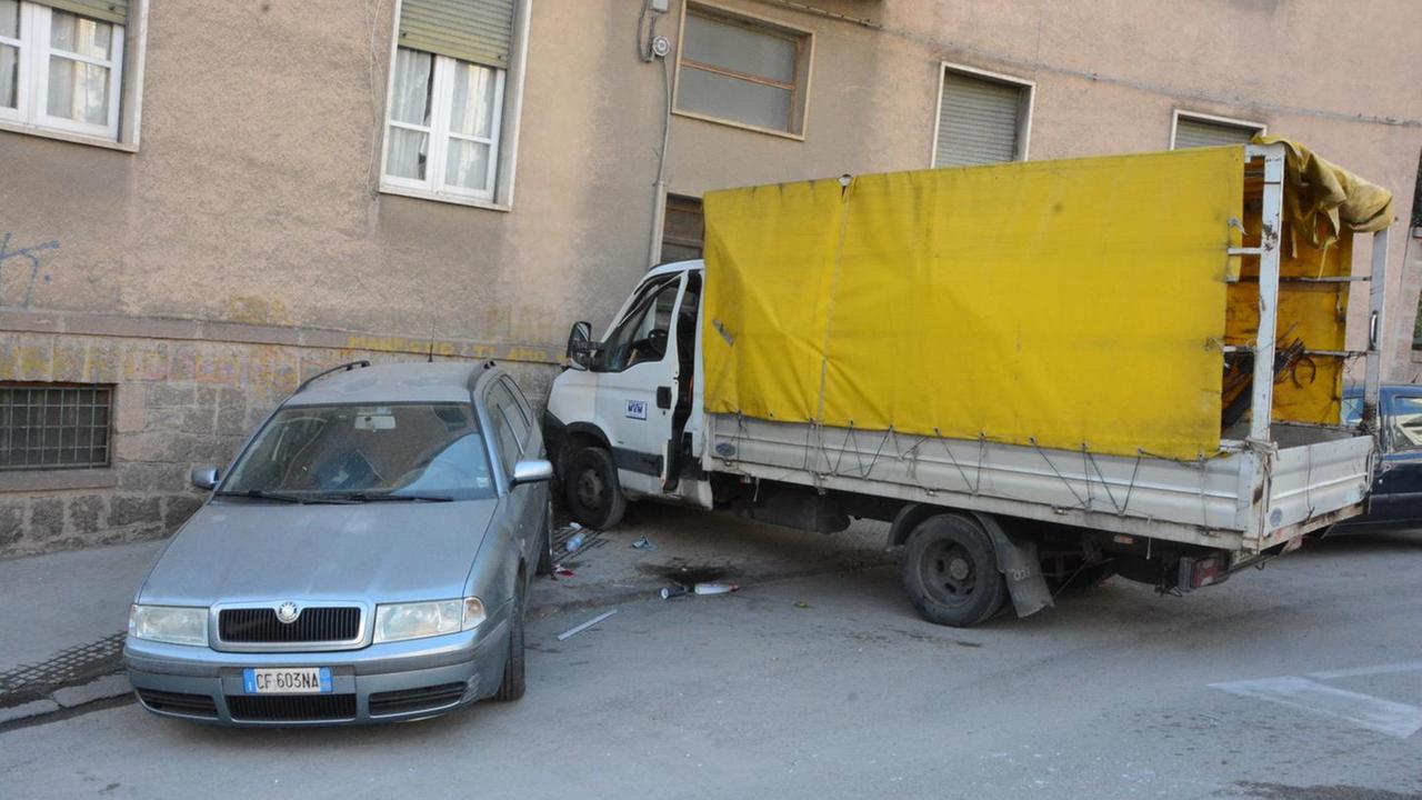 Camion contro un palazzo a Sassari, il pm contesta il tentato omicidio 