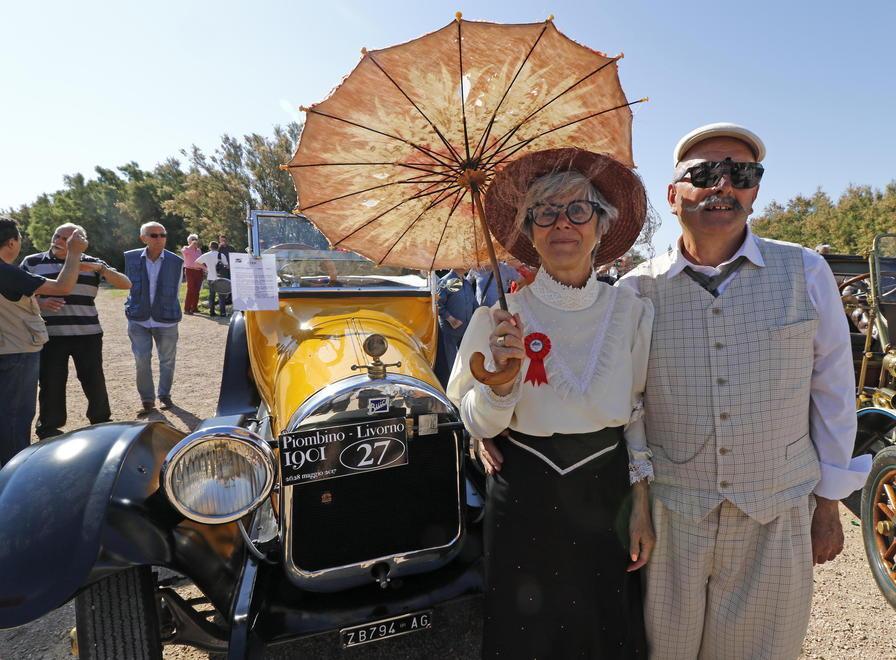 Auto d’epoca nella corsa tra Piombino e Livorno 