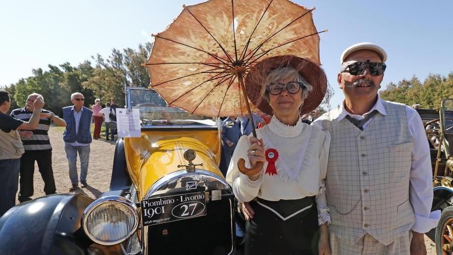 Auto d’epoca nella corsa tra Piombino e Livorno