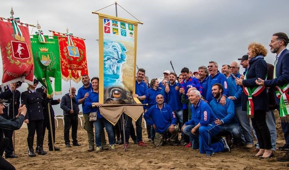 In spiaggia in 2.000 per il Palio 
