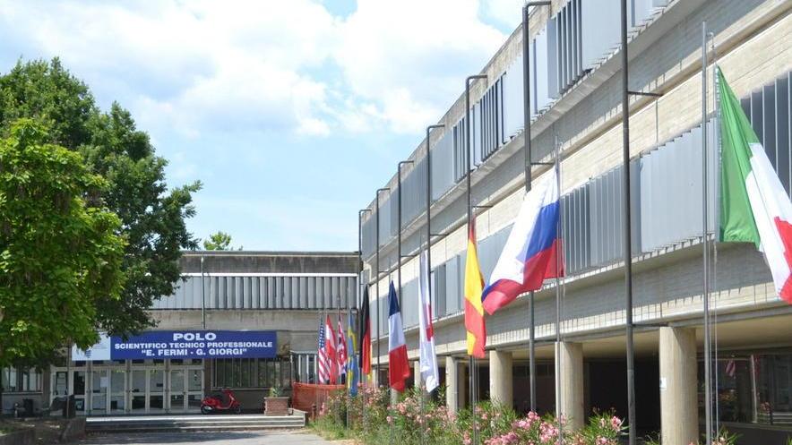 Scuole superiori, al via le riparazioni degli ascensori