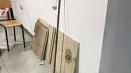 Infiltrazioni e calcinacci al nuovo liceo