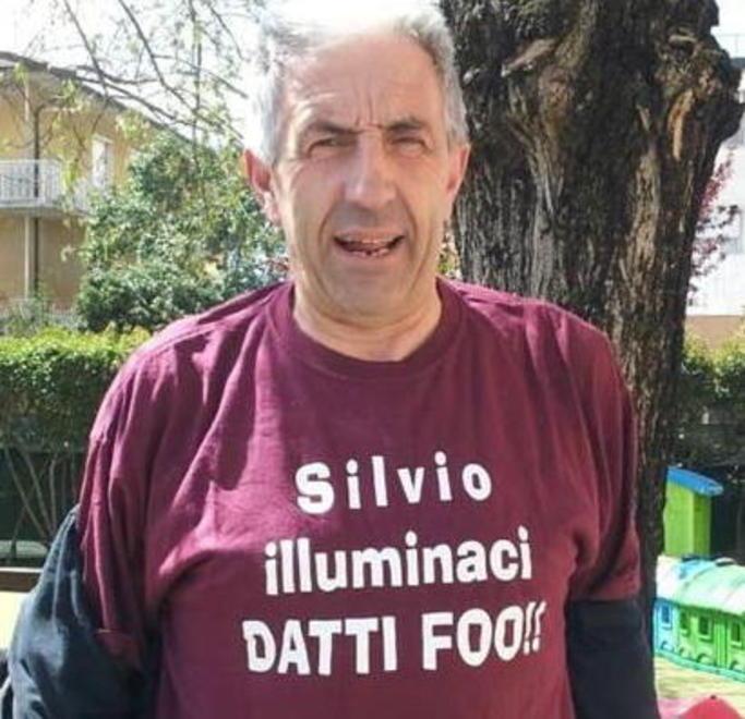 Maglia amaranto contro Berlusconi: scontro Lega-prete