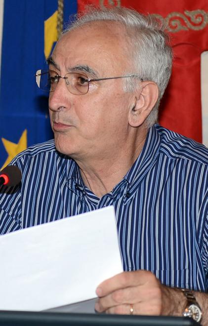 Civici: «Episodio gravissimo» Il sindaco: «Siamo preoccupati»