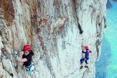 Dopo la chiusura della ferrata divampa la polemica