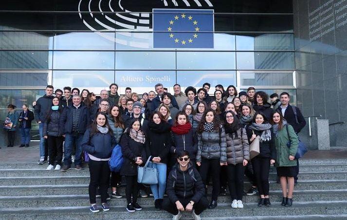 Iti in versione internazionale In Belgio e poi riceve i finlandesi