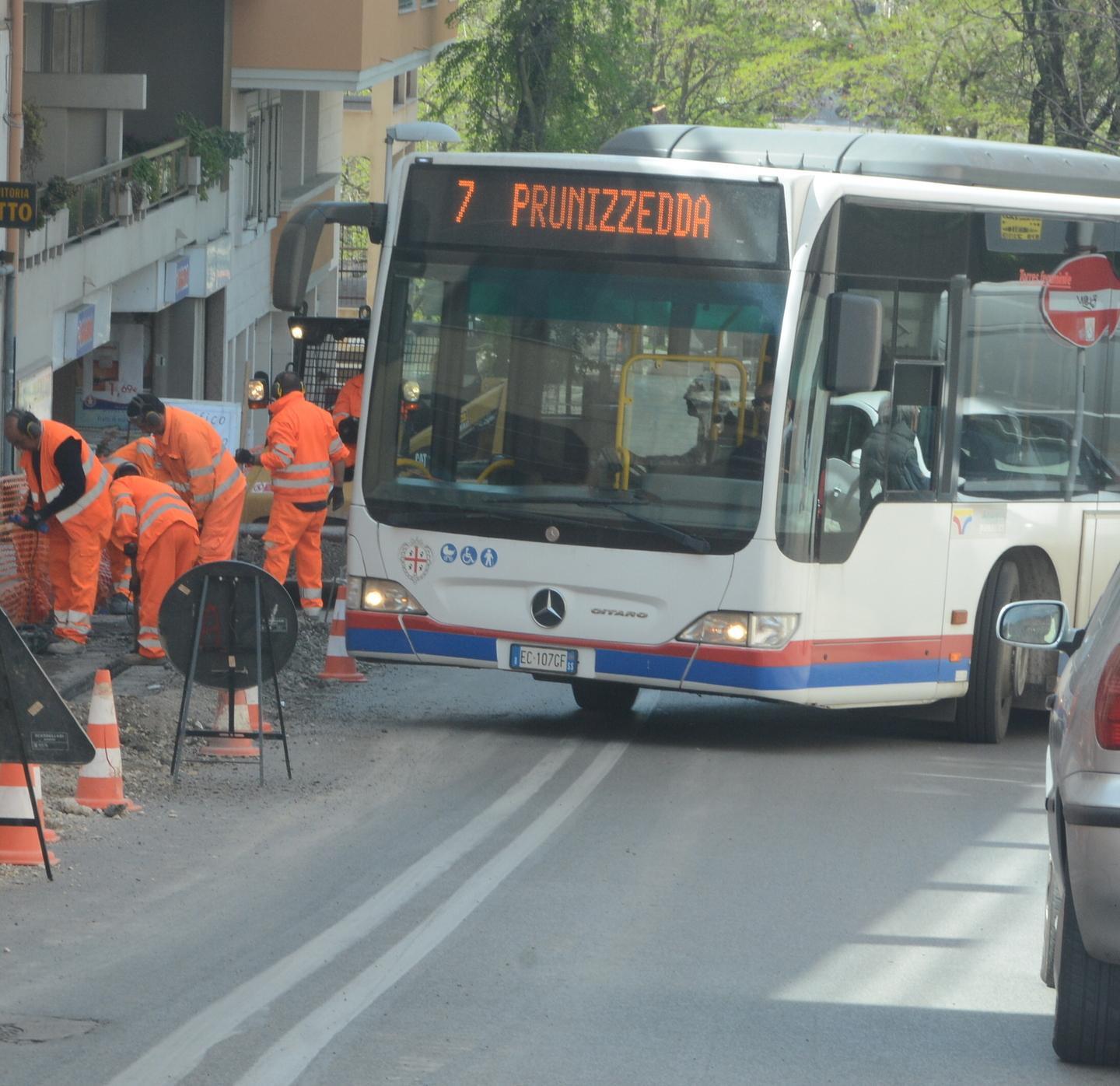 A Sassari strade piene di cantieri, circolare in auto è un caos 