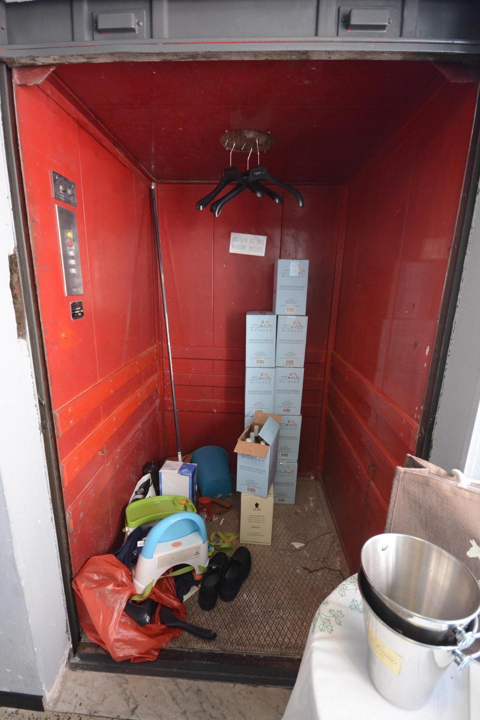 Ladri “sommelier” svuotano la cantina 