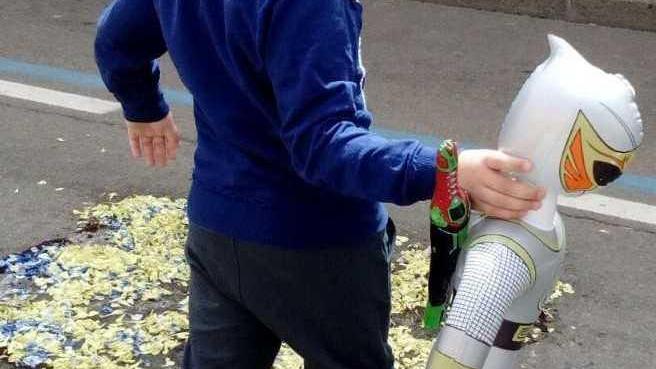 “Infiorata” danneggiata: il Comune contro i vandali