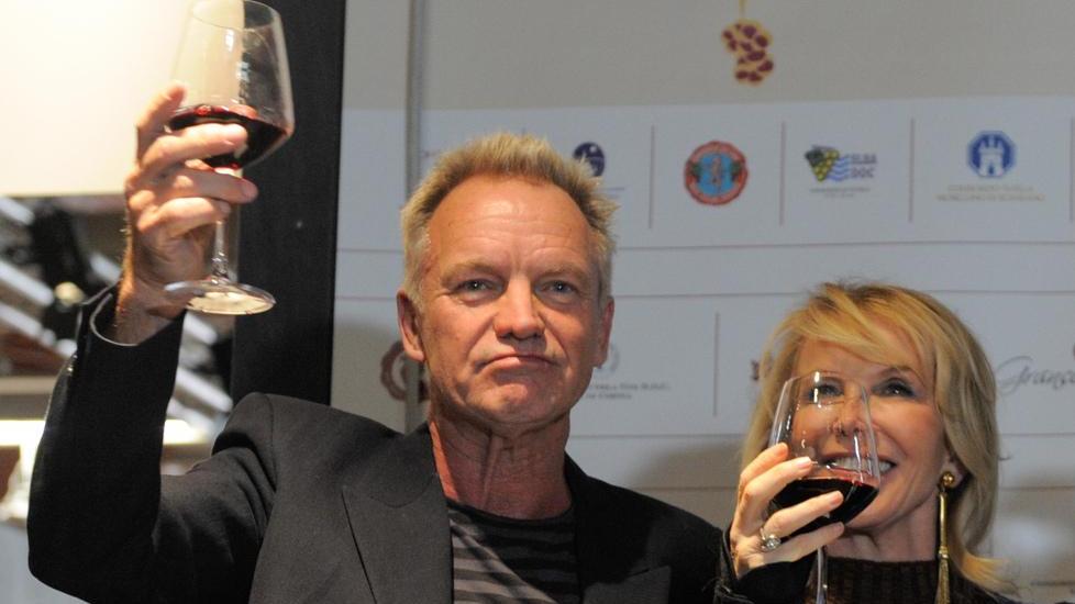 Le cantine delle star: Sting, Bocelli & C. pazzi per la Toscana