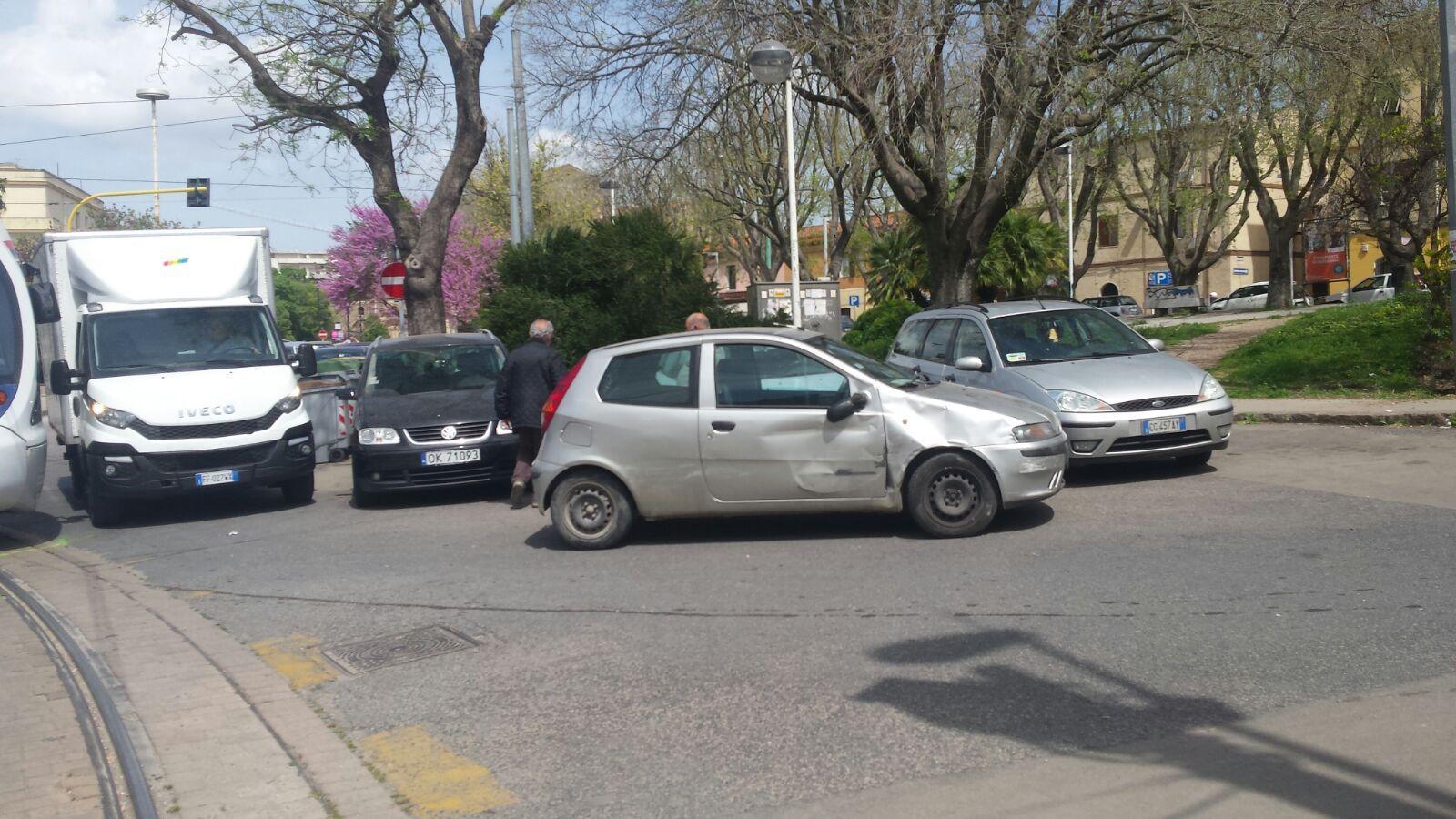 L'incidente in piazza della stazione