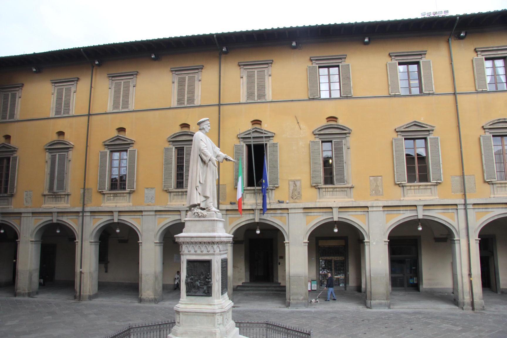Il palazzo comunale di Prato