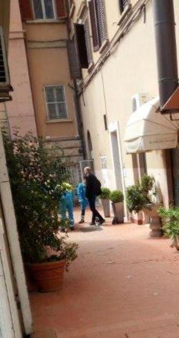 Precipita da sei metri di altezza 
