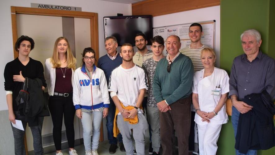 Gli studenti cominciano a donare il sangue