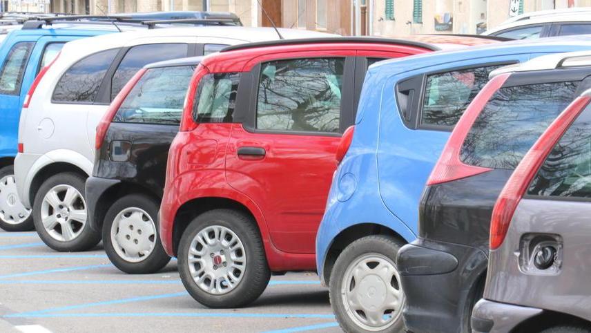 Nel piano dei parcheggi più aree a pagamento