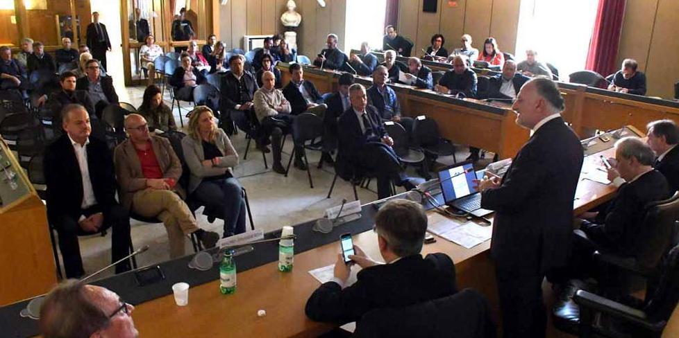 Province: un futuro incerto e sempre meno finanziamenti