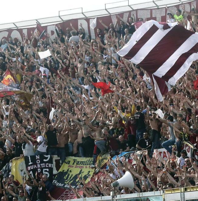 Livorno mai solo «Tutti in nave direzione Olbia» 