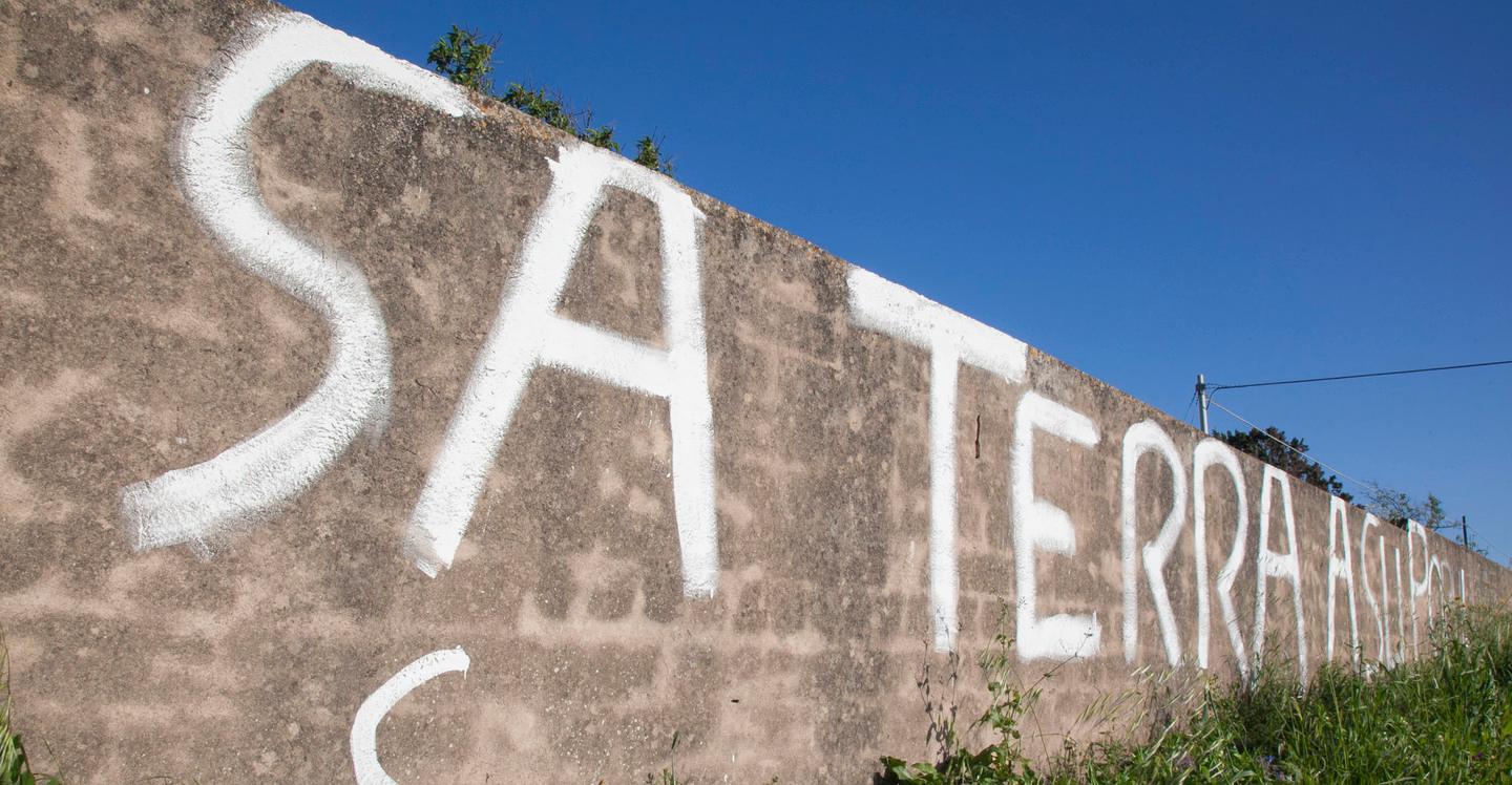 Scritte vietate, Bruno Bellomonte nei guai 