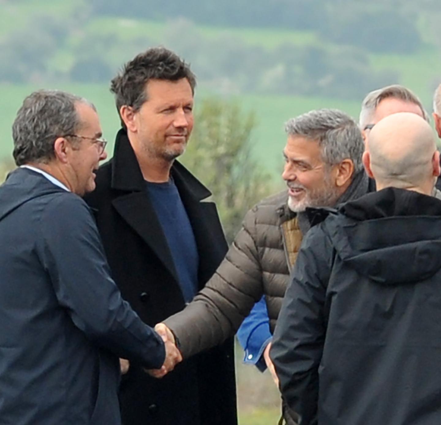 Olbia, Clooney cerca giovani non tatuati, meccanici e musicisti 