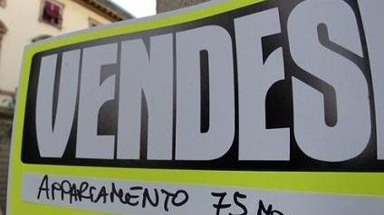 Vendite di case in crescita male uffici e capannoni