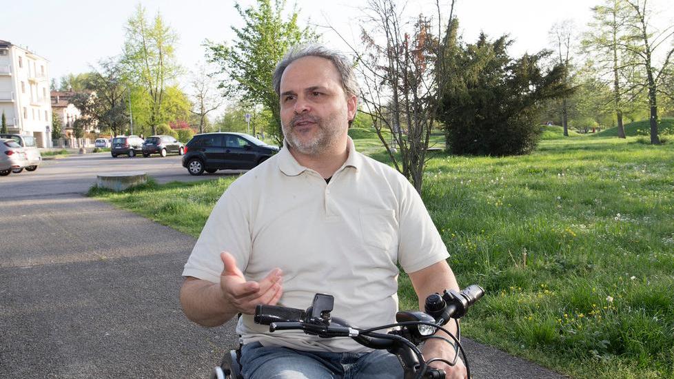 Disabili a Modena: «Dal basso la vita cambia Non sempre c’è rispetto»