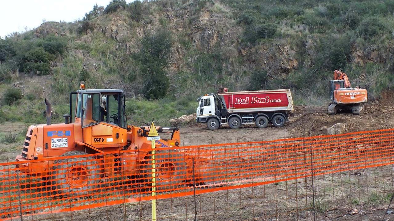 I lavori di urbanizzazione in colmata all'Apea (Area produttiva ecologicamente attrezzata)