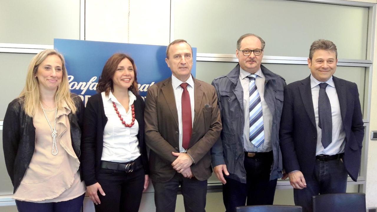 I partecipanti alla firma del protocollo sull'alternanza scuola-lavoro per studenti disabili