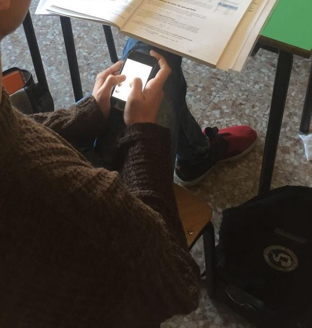 Reggio Emilia, cyberpedofilo cerca di adescare alcuni studenti di scuola media 