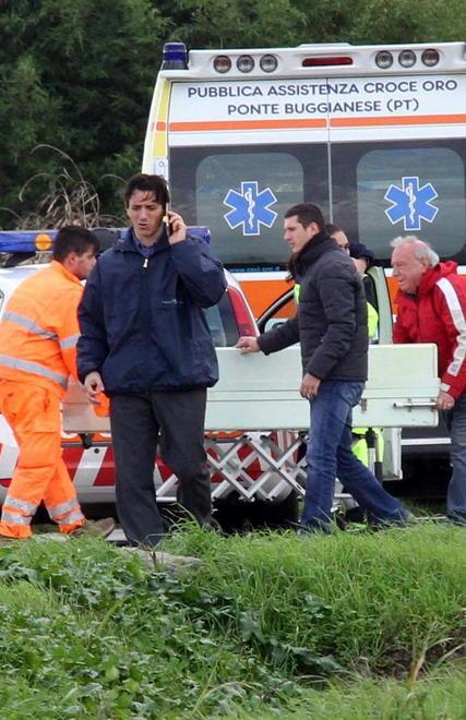 Bambina ferita nell’auto fuori strada