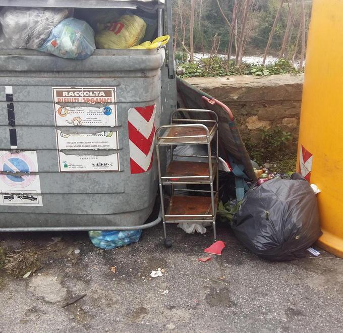 Le telecamere stanano chi butta i rifiuti: arrivano le multe