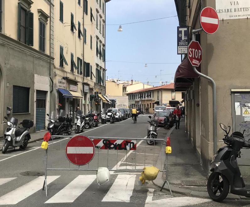 Senso unico in via dell’Origine: si circola solo verso via Battisti